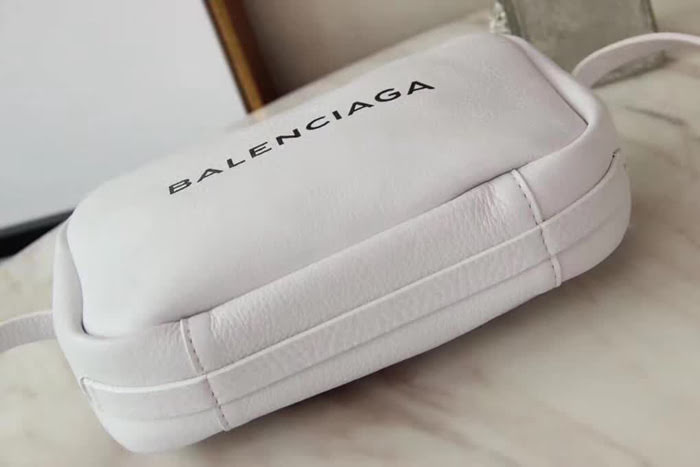 BALENCIAG巴黎世家 BALENCIAGA EVERYDAY 大號 系列之今年新品 中婆婆推薦 相機包  BL1519